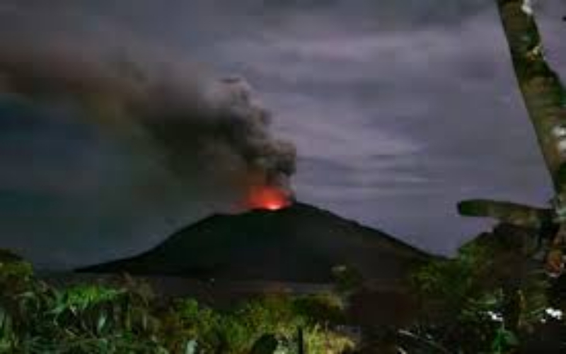 Erupsi Gunung Ruang di Kabupaten Kepulauan Sitaro