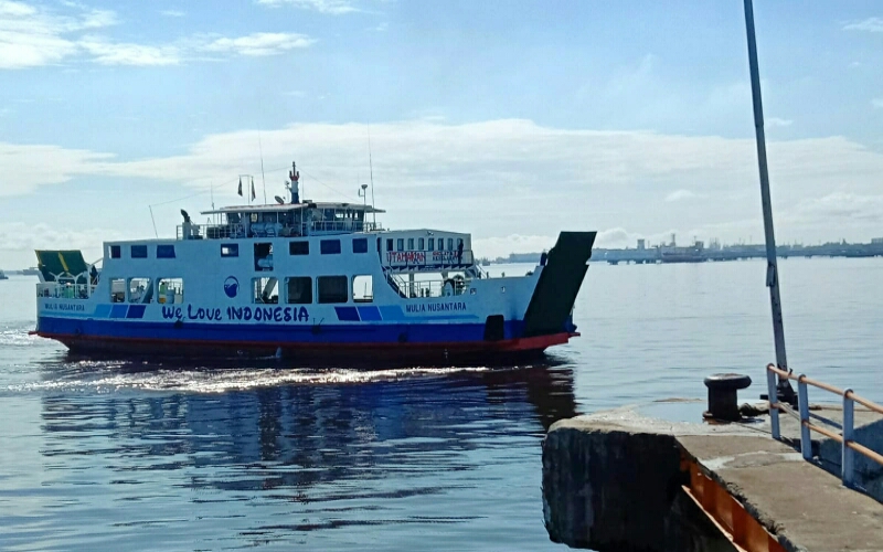 Kapal Terdampar di Perairan Bintan