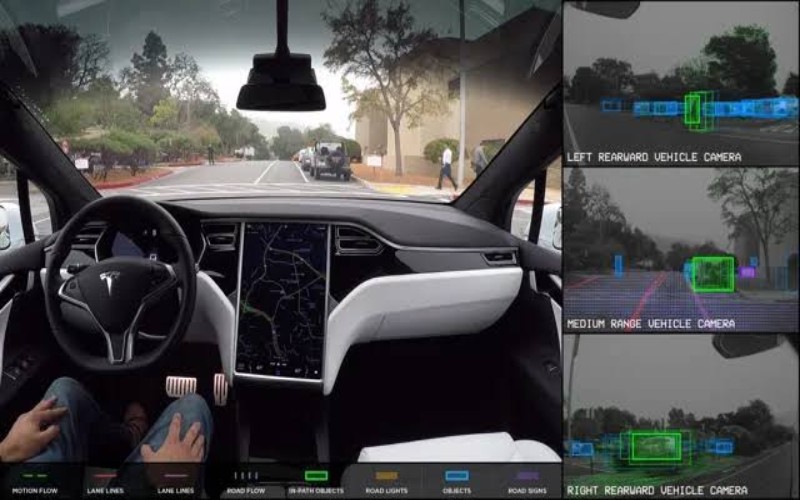 mobil listrik Tesla Autopilot