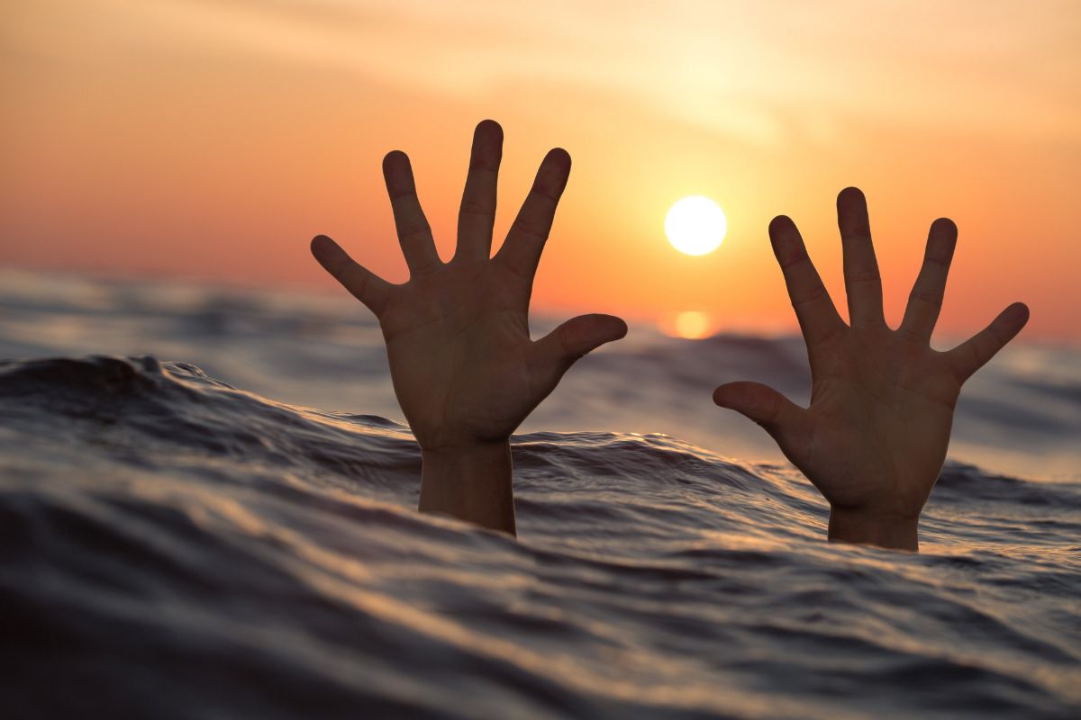 terseret ombak Pantai Drini