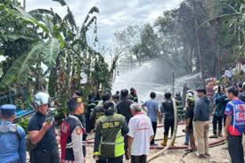 rumah tasmiyah hangus terbakar